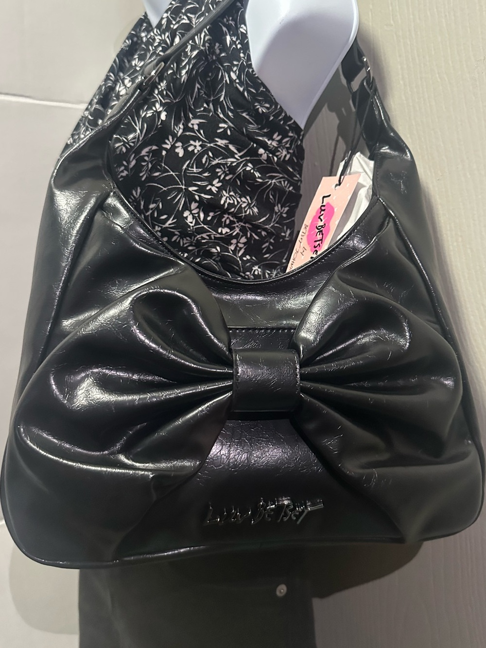 ✨🖤 ✨Luv Betsey by Betsey Johnson "LBBENTLY" Black Bow Hobo Shoulder Bag NWT✨